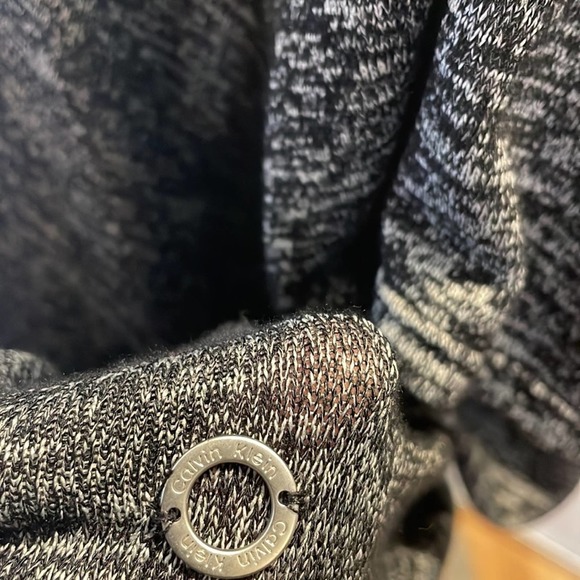 *Calvin Klein Heathered Gray Soft Short Sleeved Top - Picture 6 of 7